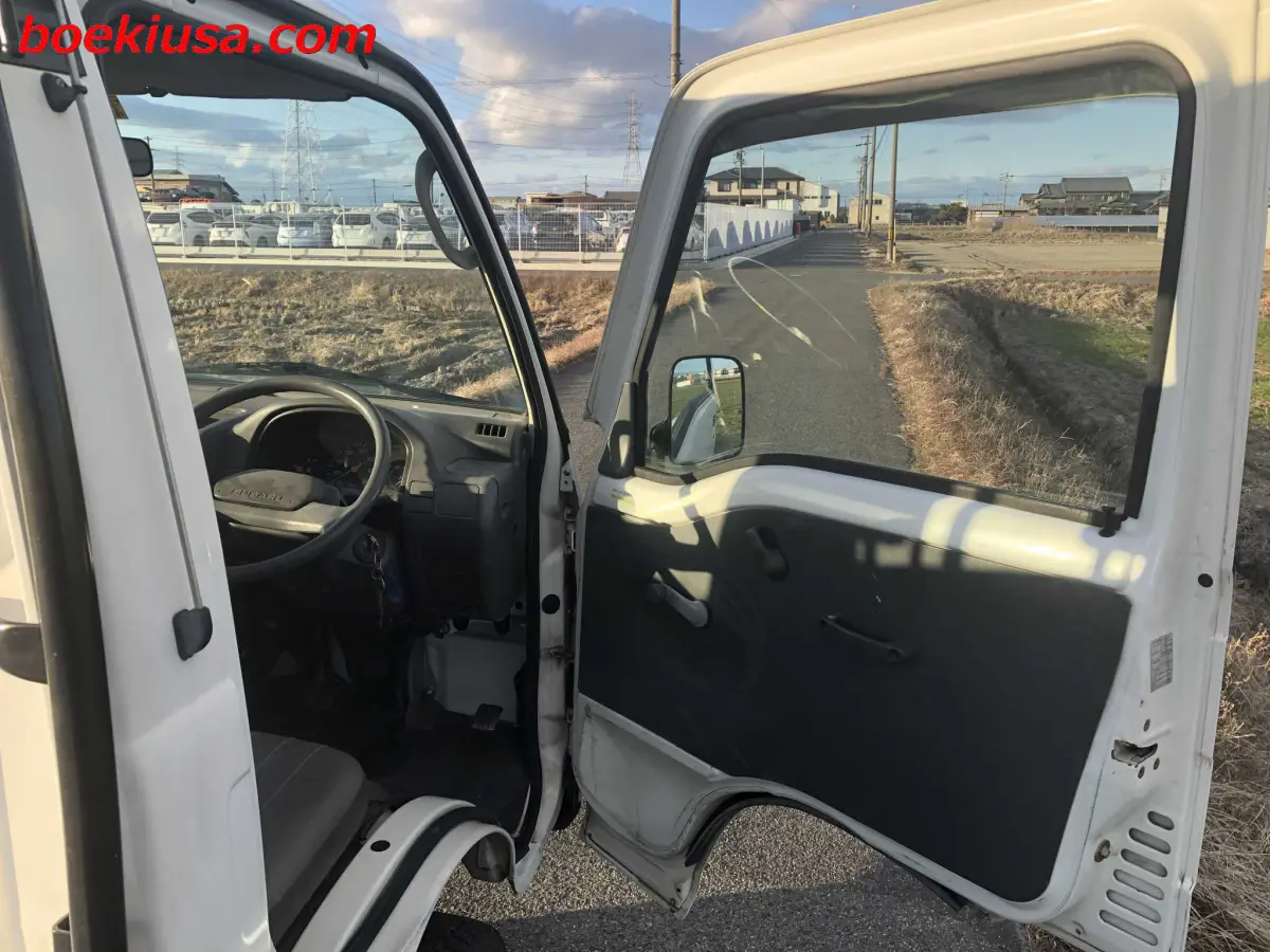1998 Subaru Sambar 4x4, a white Kei Truck, for sale at Boeki USA in Paterson, NJ (photo 12 of 20)
