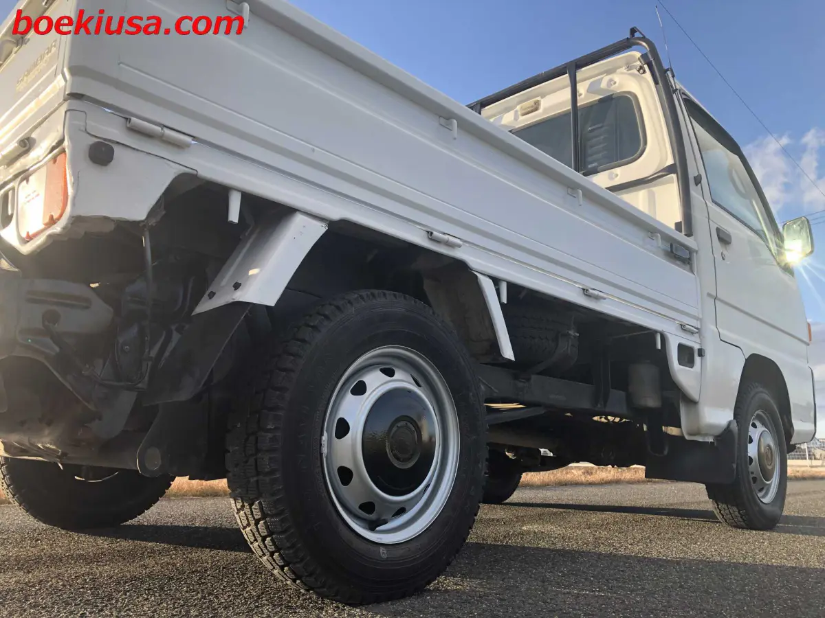 1998 Subaru Sambar 4x4, a white Kei Truck, for sale at Boeki USA in Paterson, NJ (photo 6 of 20)