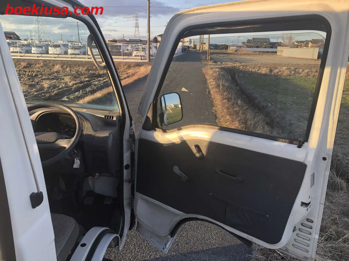 1998 Subaru Sambar 4x4, a white Kei Truck, for sale at Boeki USA in Paterson, NJ (photo 12 of 19)