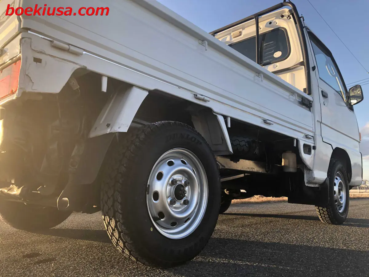 1998 Subaru Sambar 4x4, a white Kei Truck, for sale at Boeki USA in Paterson, NJ (photo 6 of 19)