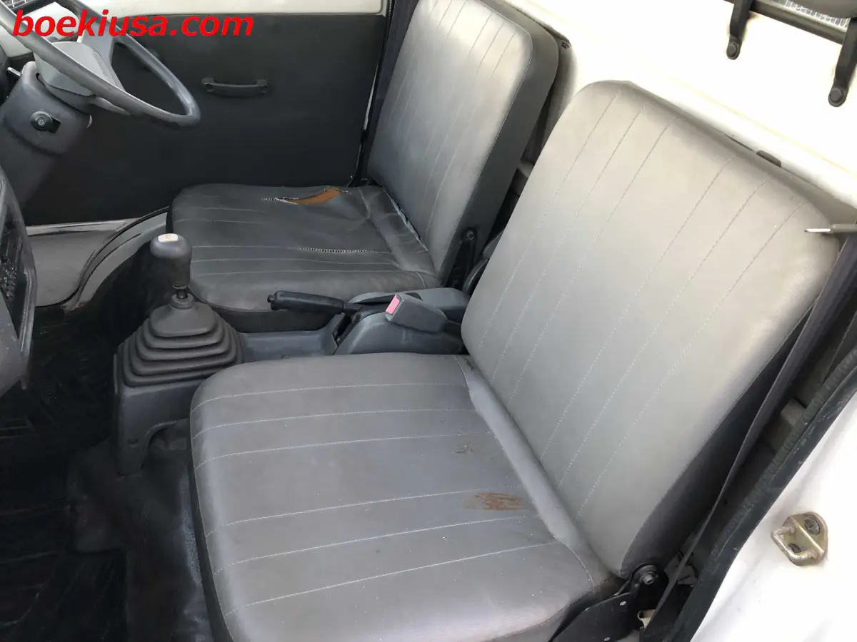 1998 Subaru Sambar 4x4, a white Kei Truck, for sale at Boeki USA in Paterson, NJ (photo 10 of 20)
