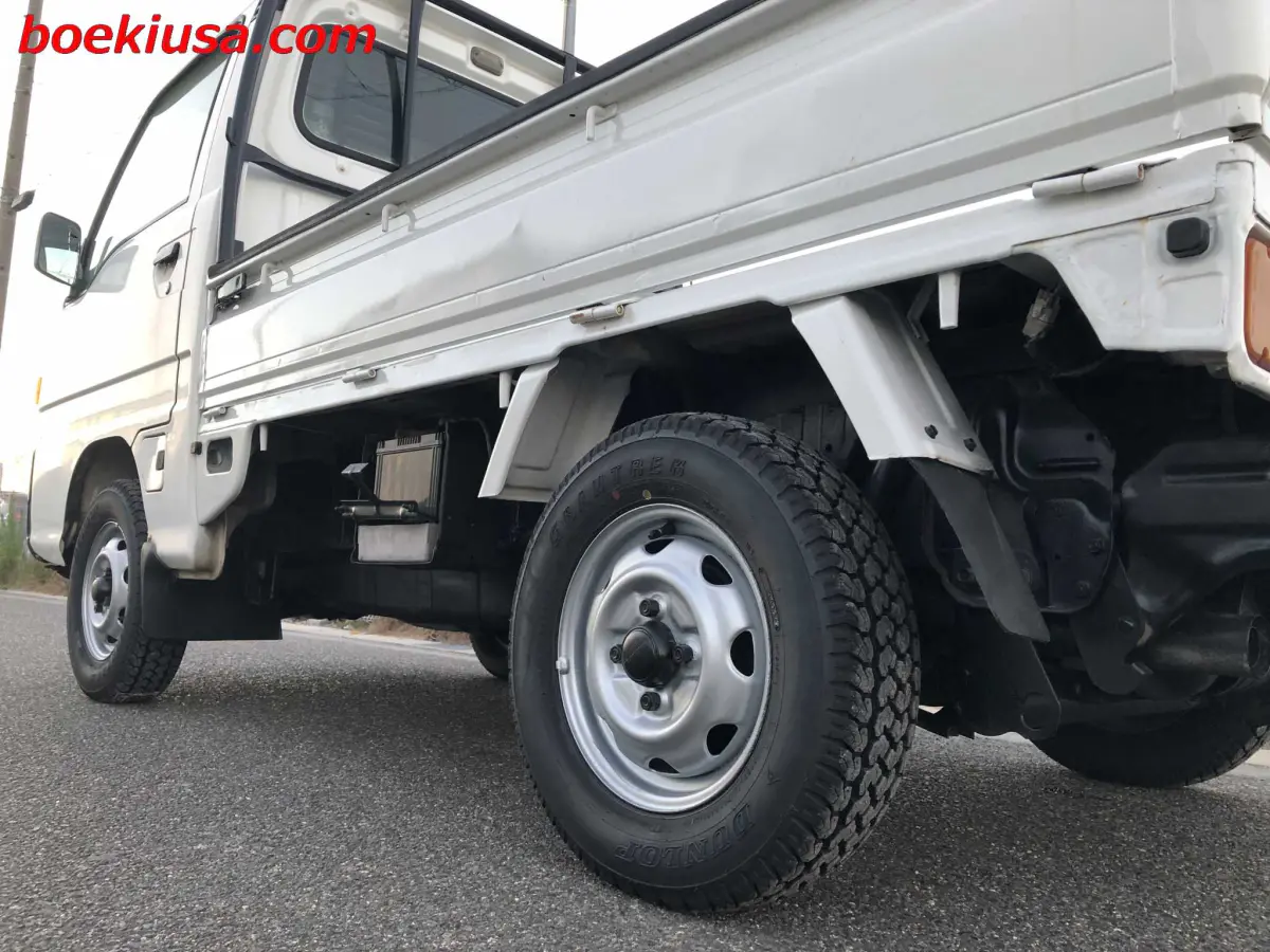 1998 Subaru Sambar 4x4, a white Kei Truck, for sale at Boeki USA in Paterson, NJ (photo 5 of 20)