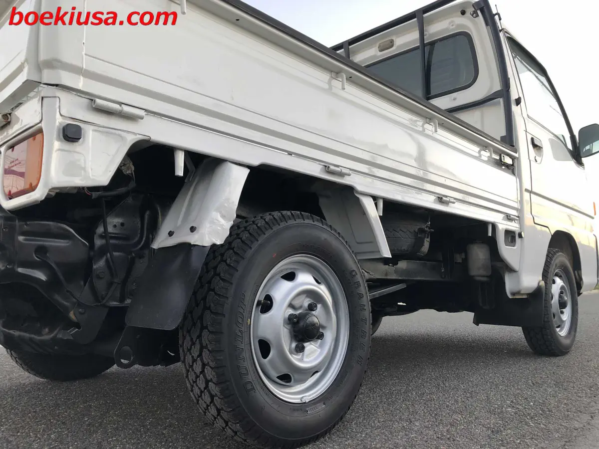 1998 Subaru Sambar 4x4, a white Kei Truck, for sale at Boeki USA in Paterson, NJ (photo 6 of 20)