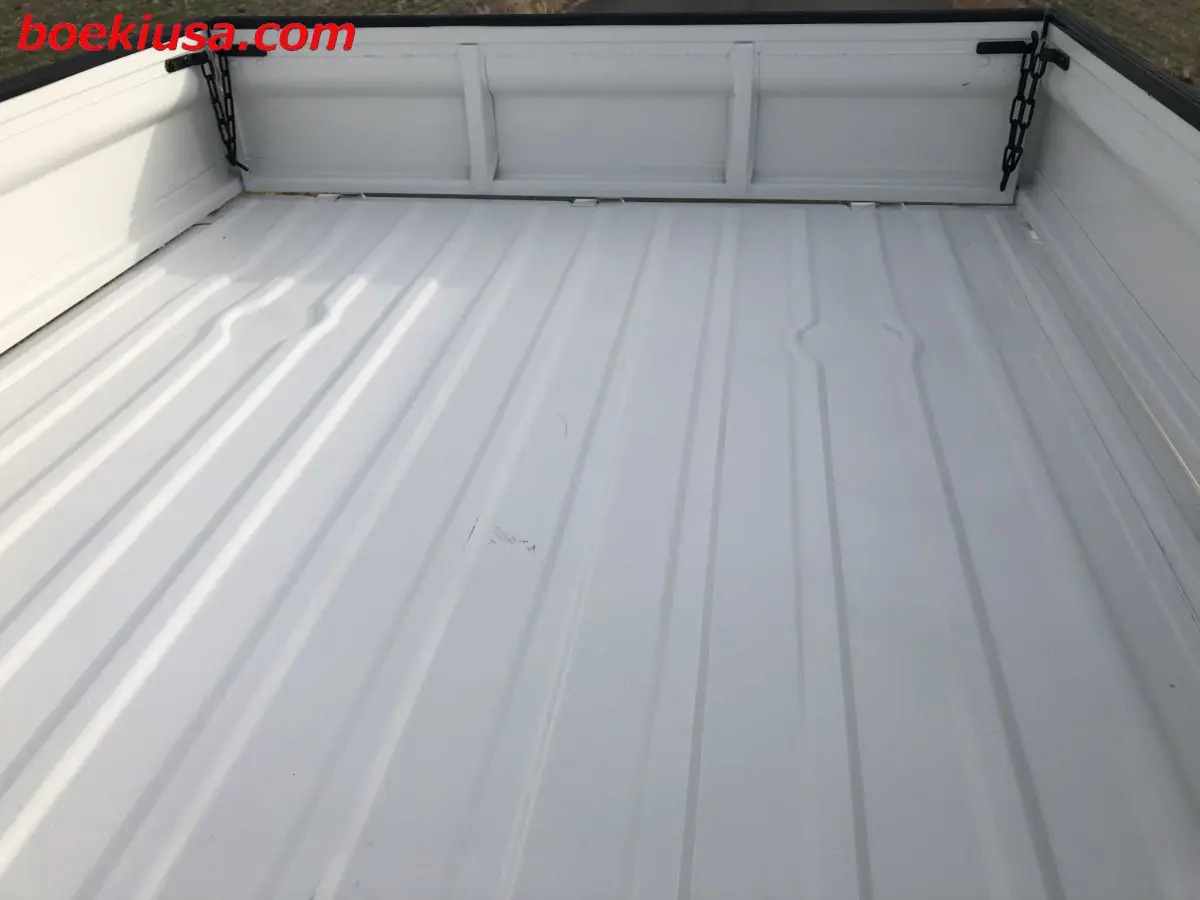 1998 Suzuki Carry 4x4, a white Kei Truck, for sale at Boeki USA in Paterson, NJ (photo 7 of 20)