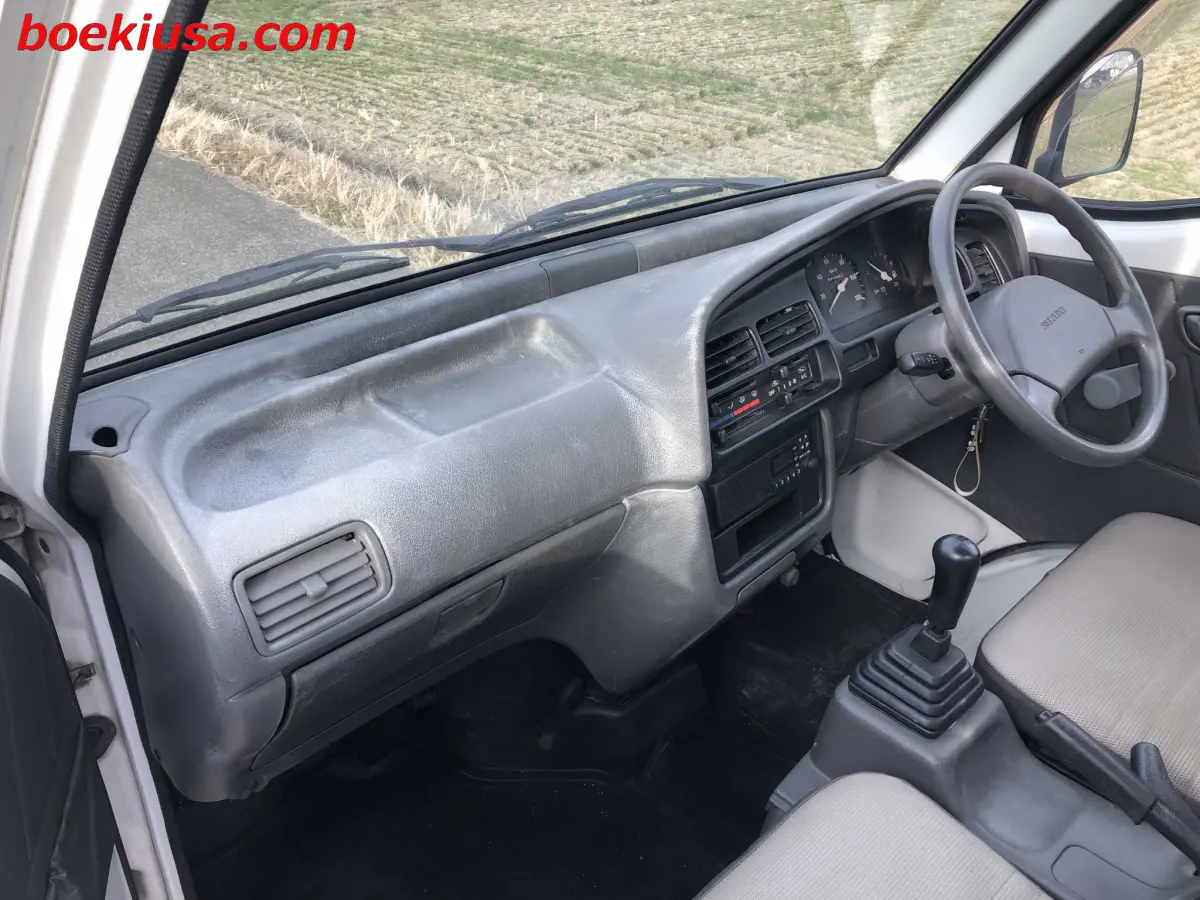 1998 Suzuki Carry 4x4, a white Kei Truck, for sale at Boeki USA in Paterson, NJ (photo 9 of 20)