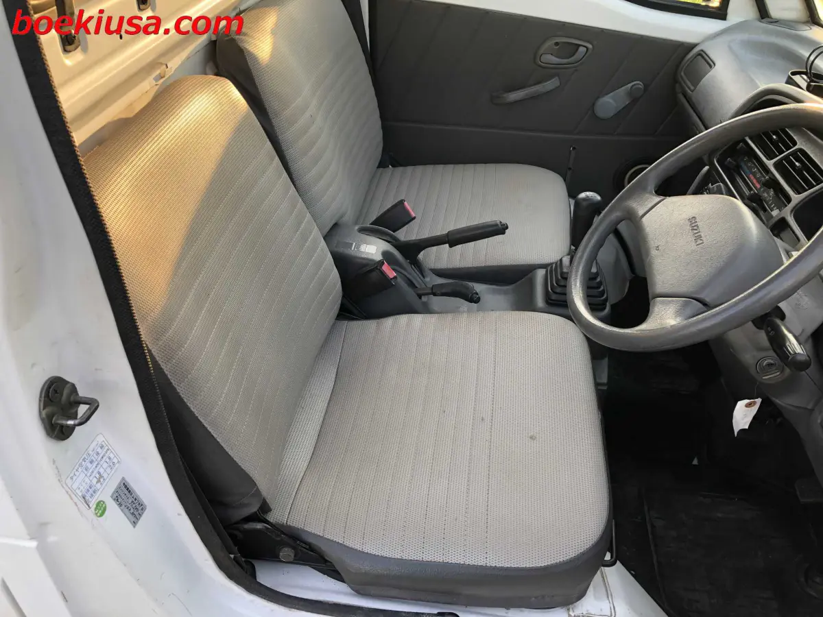 1998 Suzuki Carry 4x4, a white Kei Truck, for sale at Boeki USA in Paterson, NJ (photo 14 of 20)