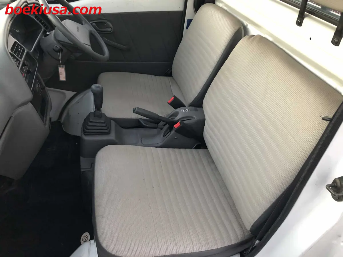 1998 Suzuki Carry 4x4, a white Kei Truck, for sale at Boeki USA in Paterson, NJ (photo 10 of 20)