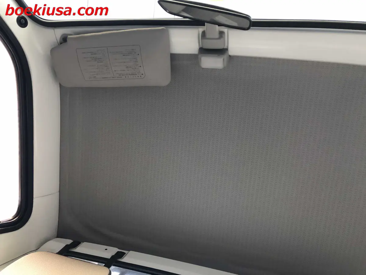 1998 Suzuki Carry 4x4, a white Kei Truck, for sale at Boeki USA in Paterson, NJ (photo 11 of 20)