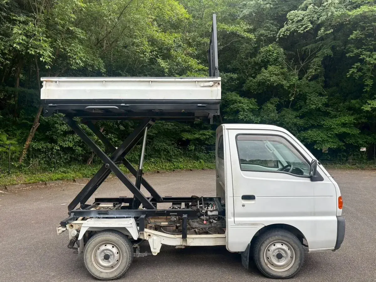 1998 Suzuki Carry Scissor Lift, a white Kei Truck, for sale at Weatherford Mini Trucks in Weatherford, TX (photo 4 of 9)