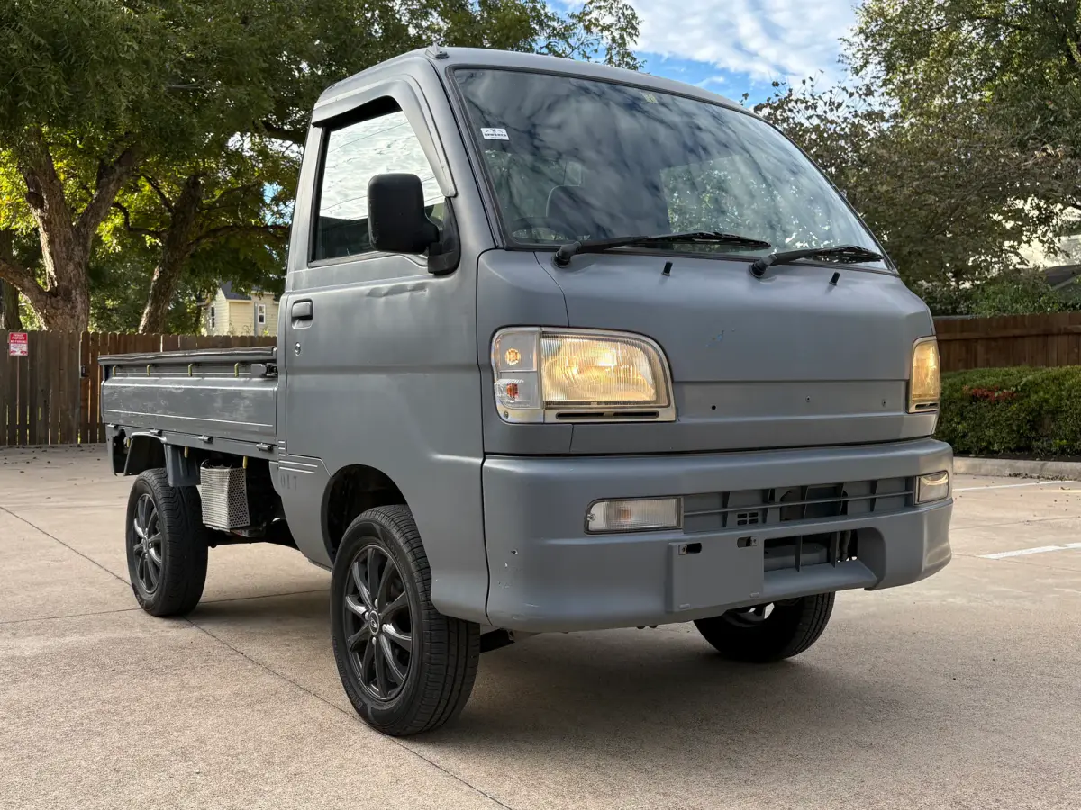 1999 Daihatsu Hijet, 2WD + AC, a Kei Truck, for sale at Sunshine Imports in Austin, TX (photo 1 of 13)