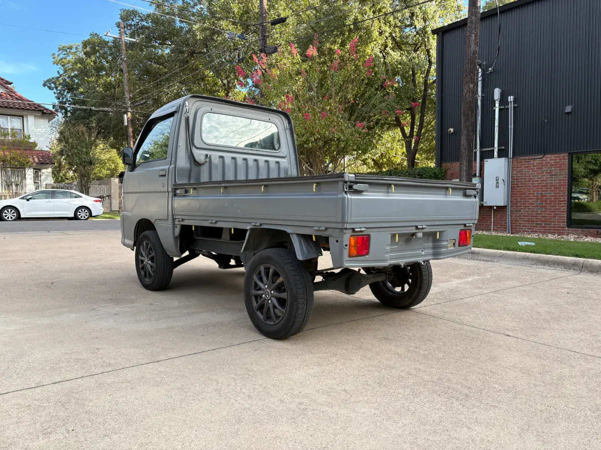 1999 Daihatsu Hijet, 2WD + AC, a Kei Truck, for sale at Sunshine Imports in Austin, TX (photo 4 of 13)