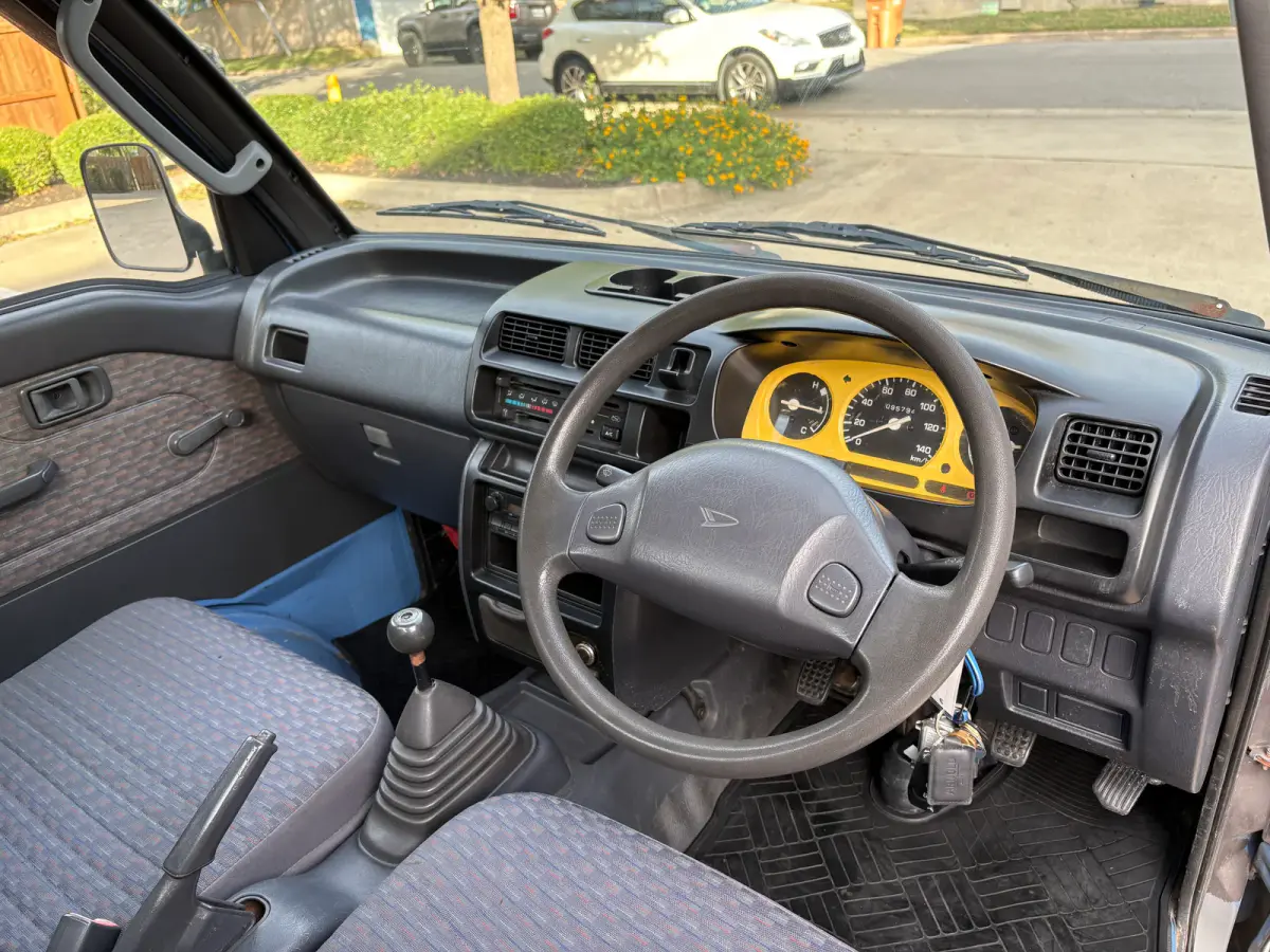 1999 Daihatsu Hijet, 2WD + AC, a Kei Truck, for sale at Sunshine Imports in Austin, TX (photo 8 of 13)