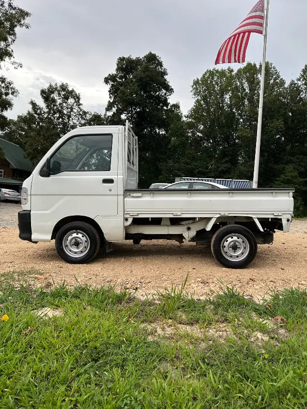 1999 Daihatsu Hijet 4WD, a white Kei Truck, for sale at Mayberry Mini Trucks in Mount Airy, NC (photo 13 of 20)