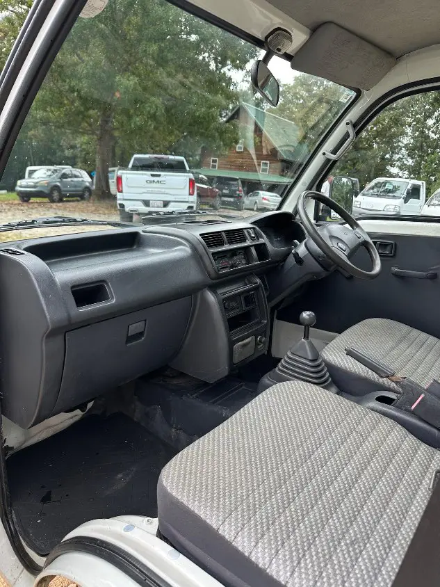 1999 Daihatsu Hijet 4WD, a white Kei Truck, for sale at Mayberry Mini Trucks in Mount Airy, NC (photo 15 of 20)
