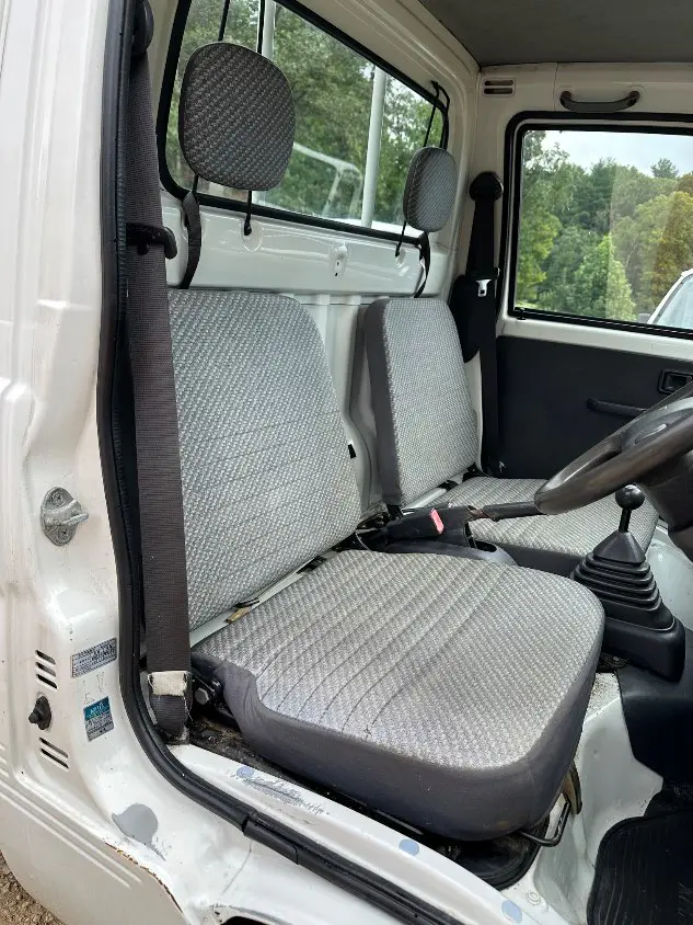 1999 Daihatsu Hijet 4WD, a white Kei Truck, for sale at Mayberry Mini Trucks in Mount Airy, NC (photo 17 of 20)