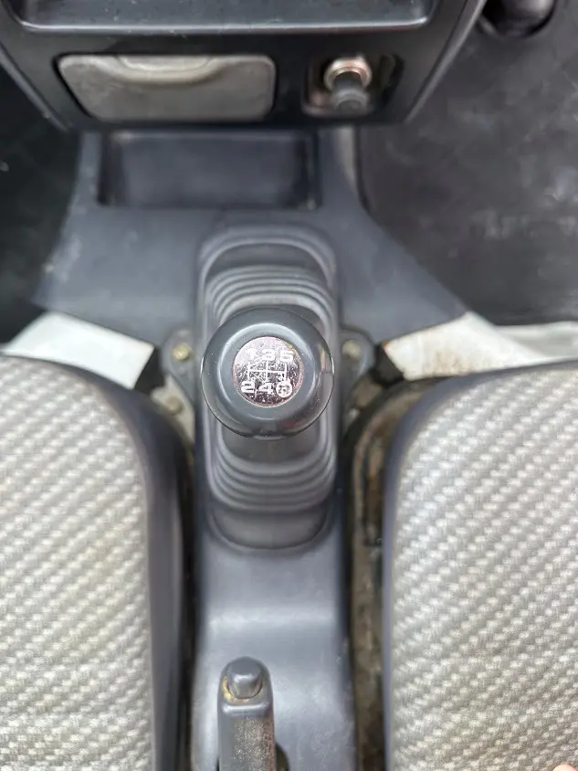 1999 Daihatsu Hijet 4WD, a white Kei Truck, for sale at Mayberry Mini Trucks in Mount Airy, NC (photo 18 of 20)