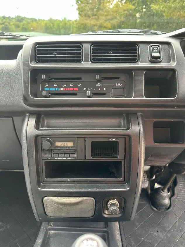 1999 Daihatsu Hijet 4WD, a white Kei Truck, for sale at Mayberry Mini Trucks in Mount Airy, NC (photo 19 of 20)