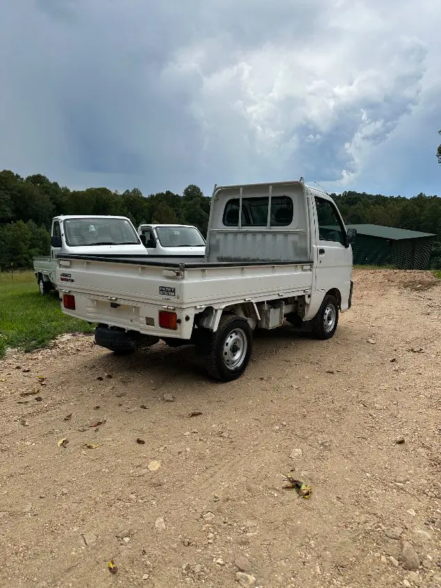 1999 Daihatsu Hijet 4WD, a white Kei Truck, for sale at Mayberry Mini Trucks in Mount Airy, NC (photo 7 of 20)