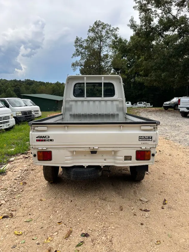 1999 Daihatsu Hijet 4WD, a white Kei Truck, for sale at Mayberry Mini Trucks in Mount Airy, NC (photo 8 of 20)