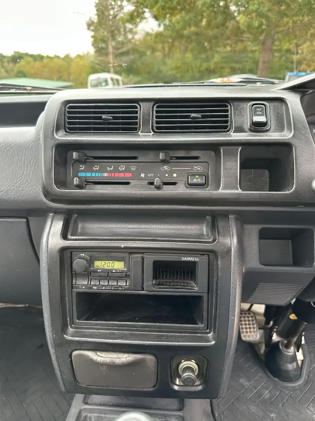 1999 Daihatsu Hijet 4WD, a white Kei Truck, for sale at Mayberry Mini Trucks in Mount Airy, NC (photo 19 of 20)