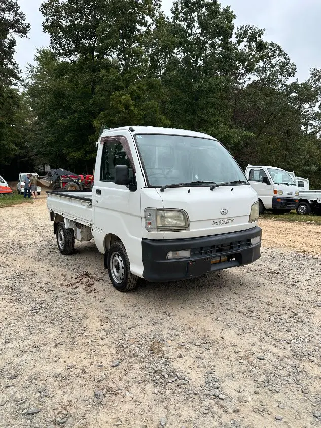 1999 Daihatsu Hijet 4WD, a white Kei Truck, for sale at Mayberry Mini Trucks in Mount Airy, NC (photo 5 of 20)