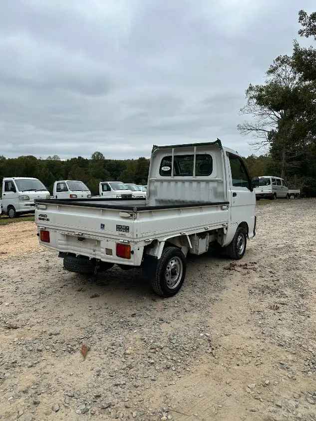 1999 Daihatsu Hijet 4WD, a white Kei Truck, for sale at Mayberry Mini Trucks in Mount Airy, NC (photo 7 of 20)