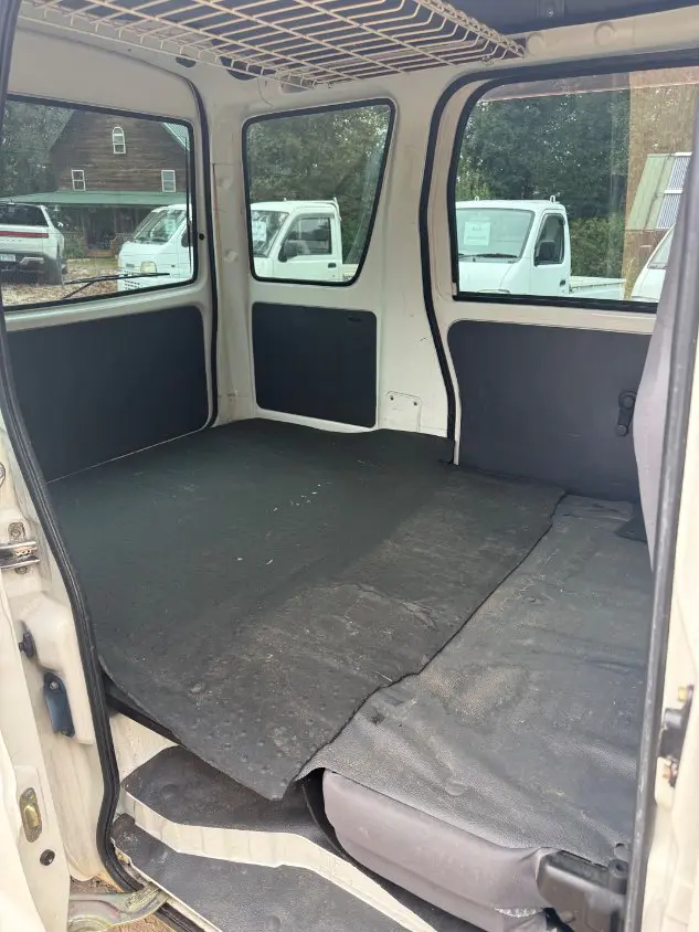 1999 Daihatsu Hijet 4WD, a white Kei Van, for sale at Mayberry Mini Trucks in Mount Airy, NC (photo 10 of 20)