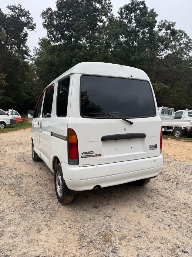 1999 Daihatsu Hijet 4WD, a white Kei Van, for sale at Mayberry Mini Trucks in Mount Airy, NC (photo 7 of 20)