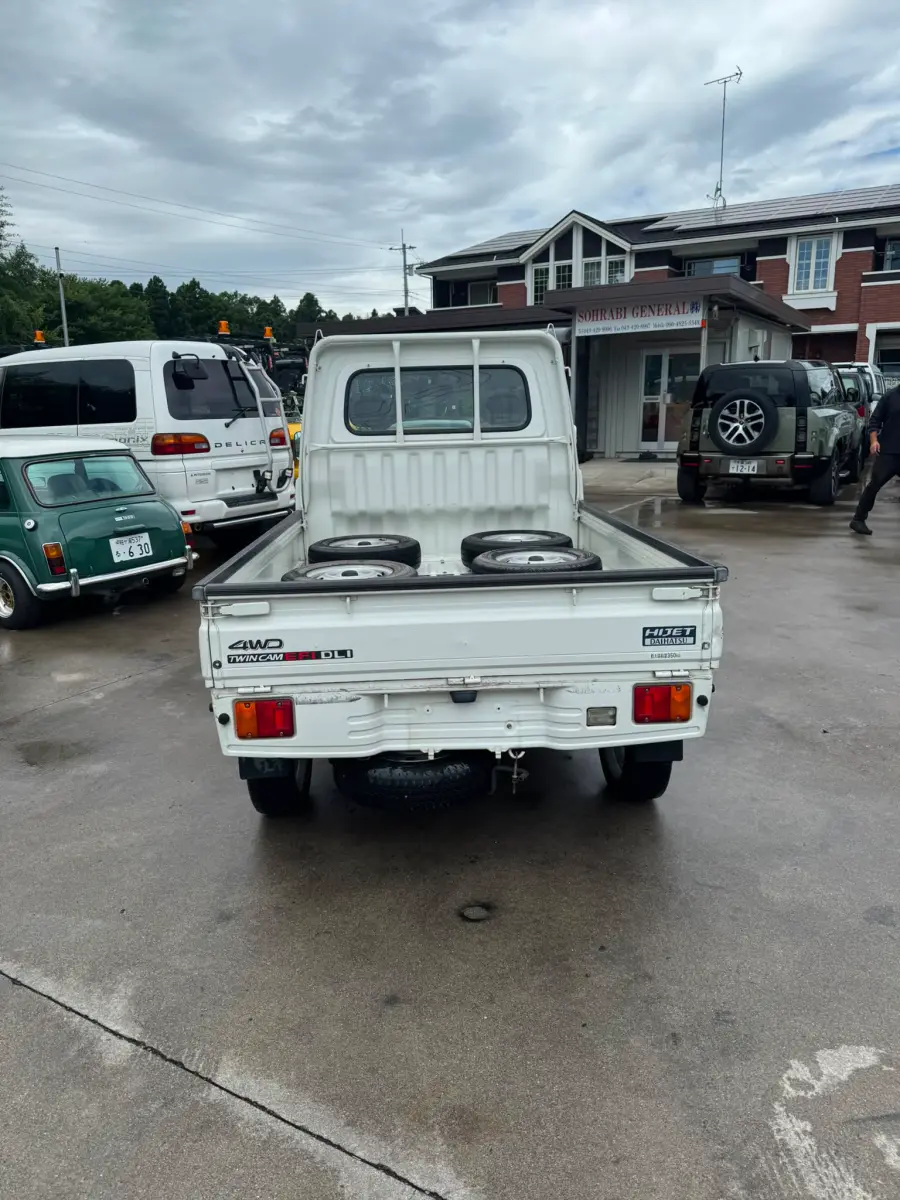 1999 Daihatsu Hijet 4x4, a white Kei Truck, for sale at Skyline Kei Trucks in Houston, TX (photo 6 of 10)