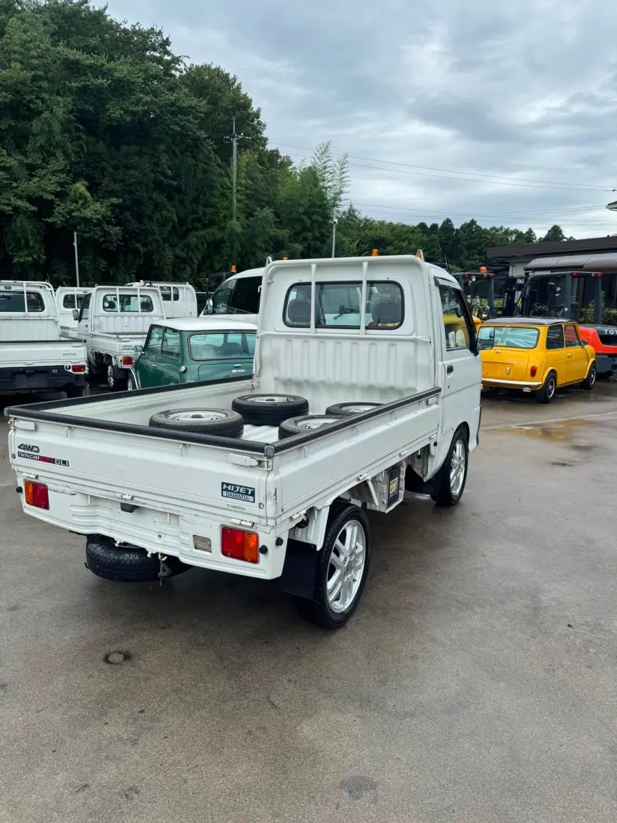 1999 Daihatsu Hijet 4x4, a white Kei Truck, for sale at Skyline Kei Trucks in Houston, TX (photo 7 of 10)
