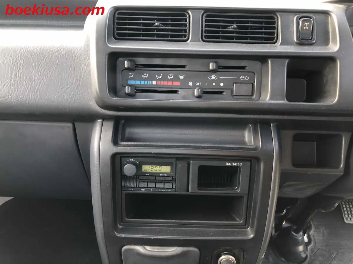 1999 Daihatsu Hijet 4x4, a white Kei Truck, for sale at Boeki USA in Paterson, NJ (photo 16 of 20)