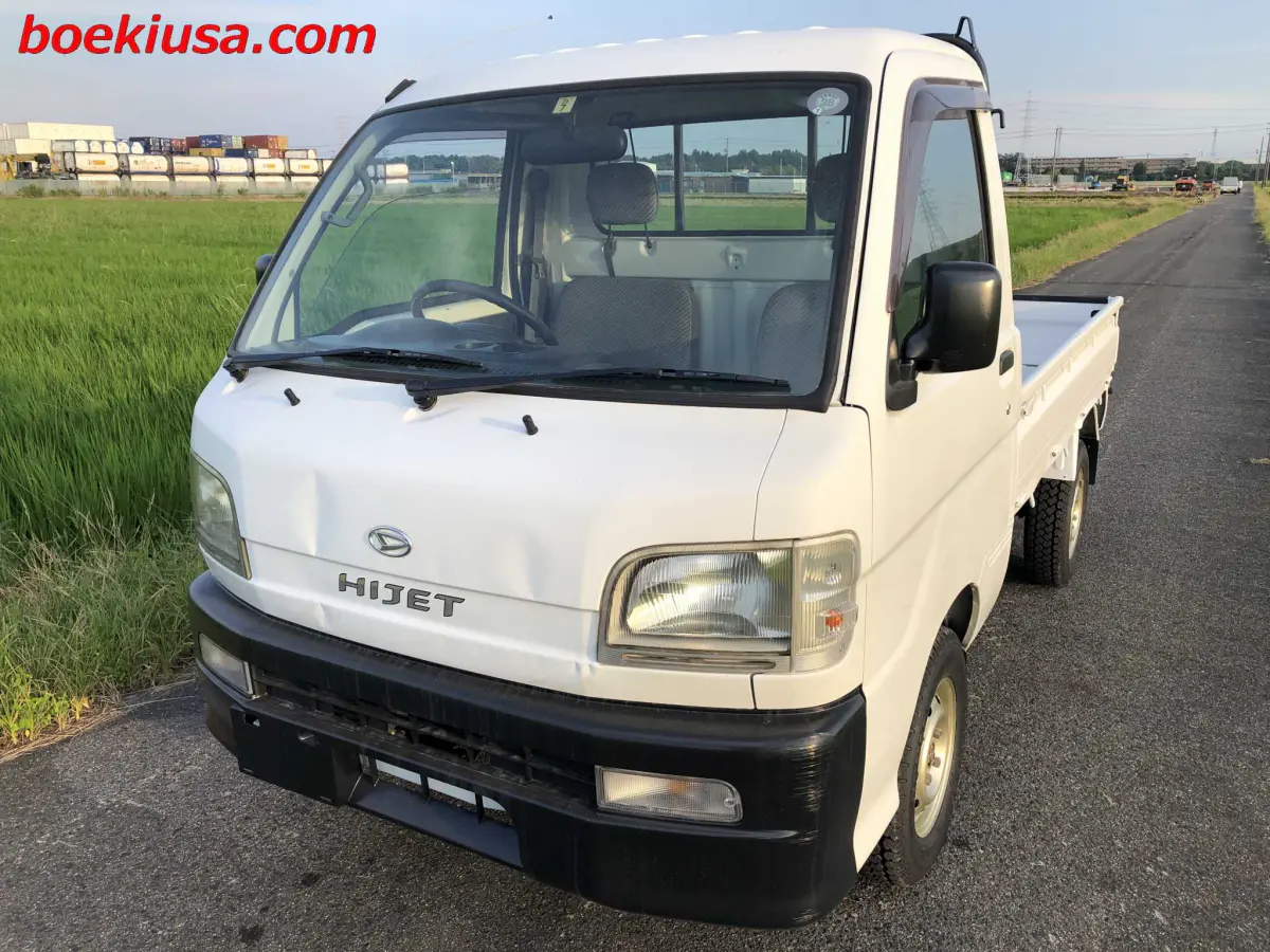 1999 Daihatsu Hijet 4x4, a white Kei Truck, for sale at Boeki USA in Paterson, NJ (photo 2 of 20)