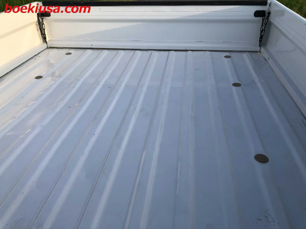 1999 Daihatsu Hijet 4x4, a white Kei Truck, for sale at Boeki USA in Paterson, NJ (photo 7 of 20)