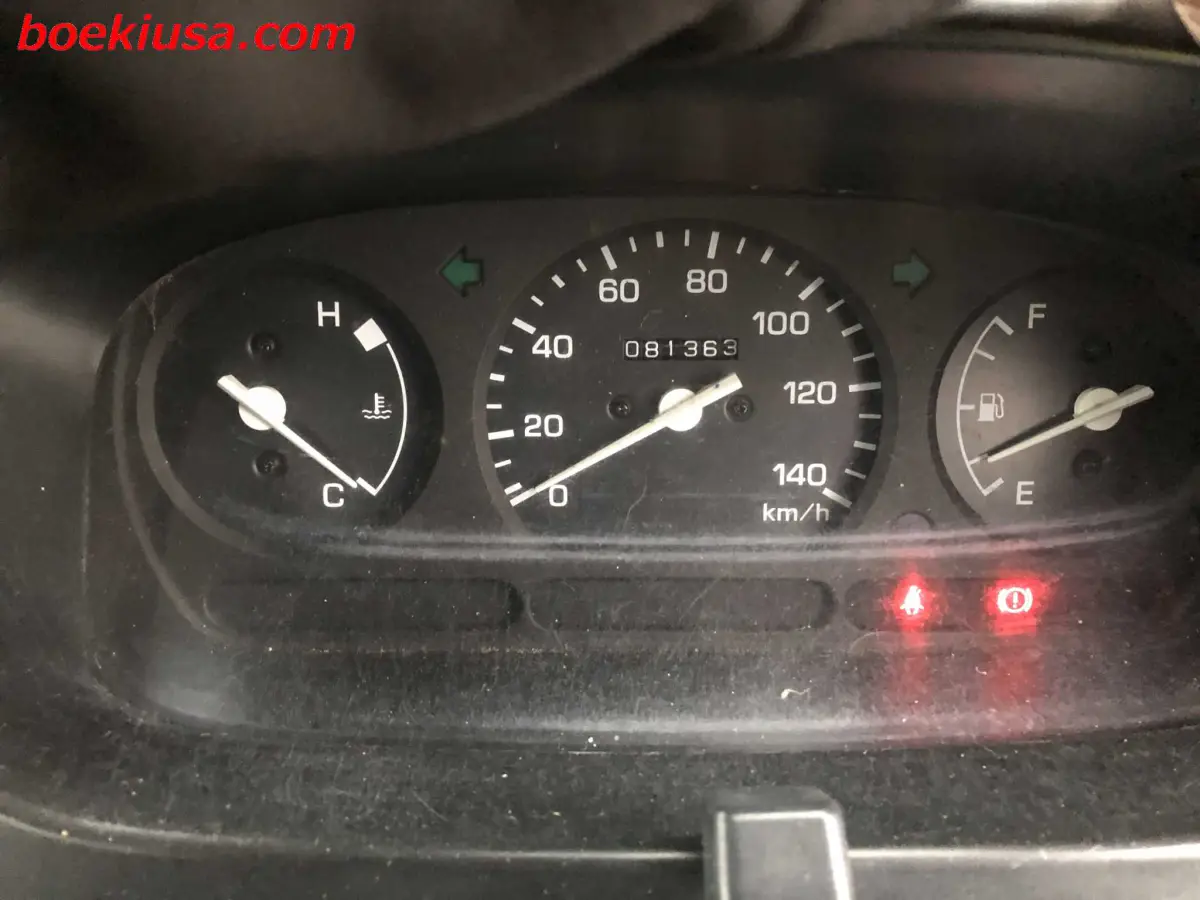 1999 Daihatsu Hijet 4x4, a white Kei Truck, for sale at Boeki USA in Paterson, NJ (photo 18 of 20)