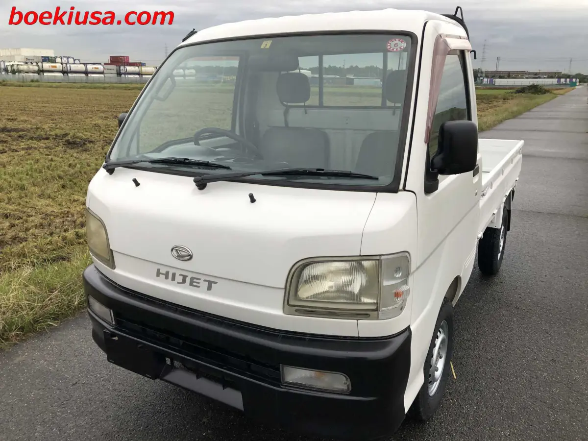1999 Daihatsu Hijet 4x4, a white Kei Truck, for sale at Boeki USA in Paterson, NJ (photo 2 of 20)