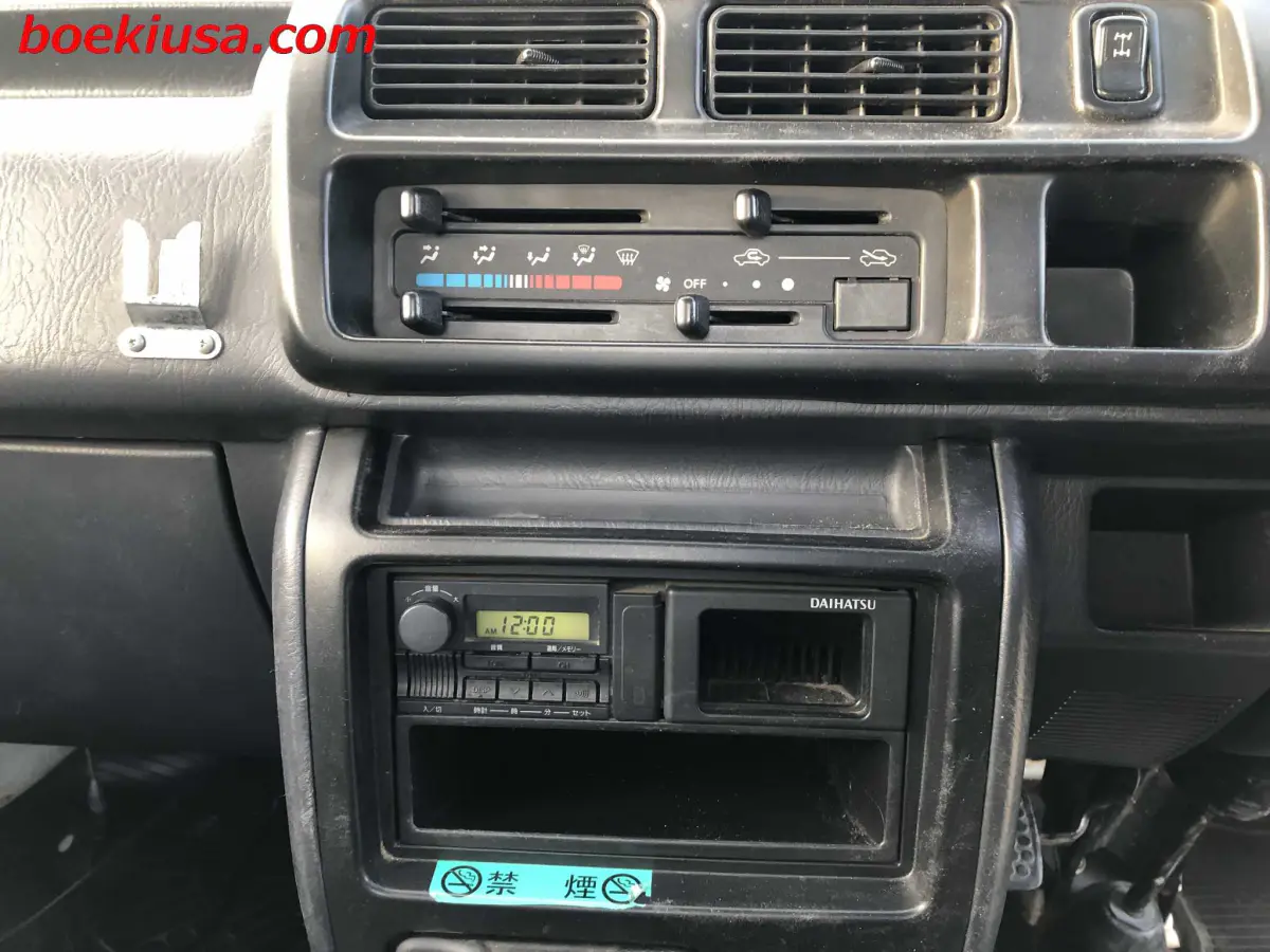1999 Daihatsu Hijet 4x4, a white Kei Truck, for sale at Boeki USA in Paterson, NJ (photo 16 of 20)