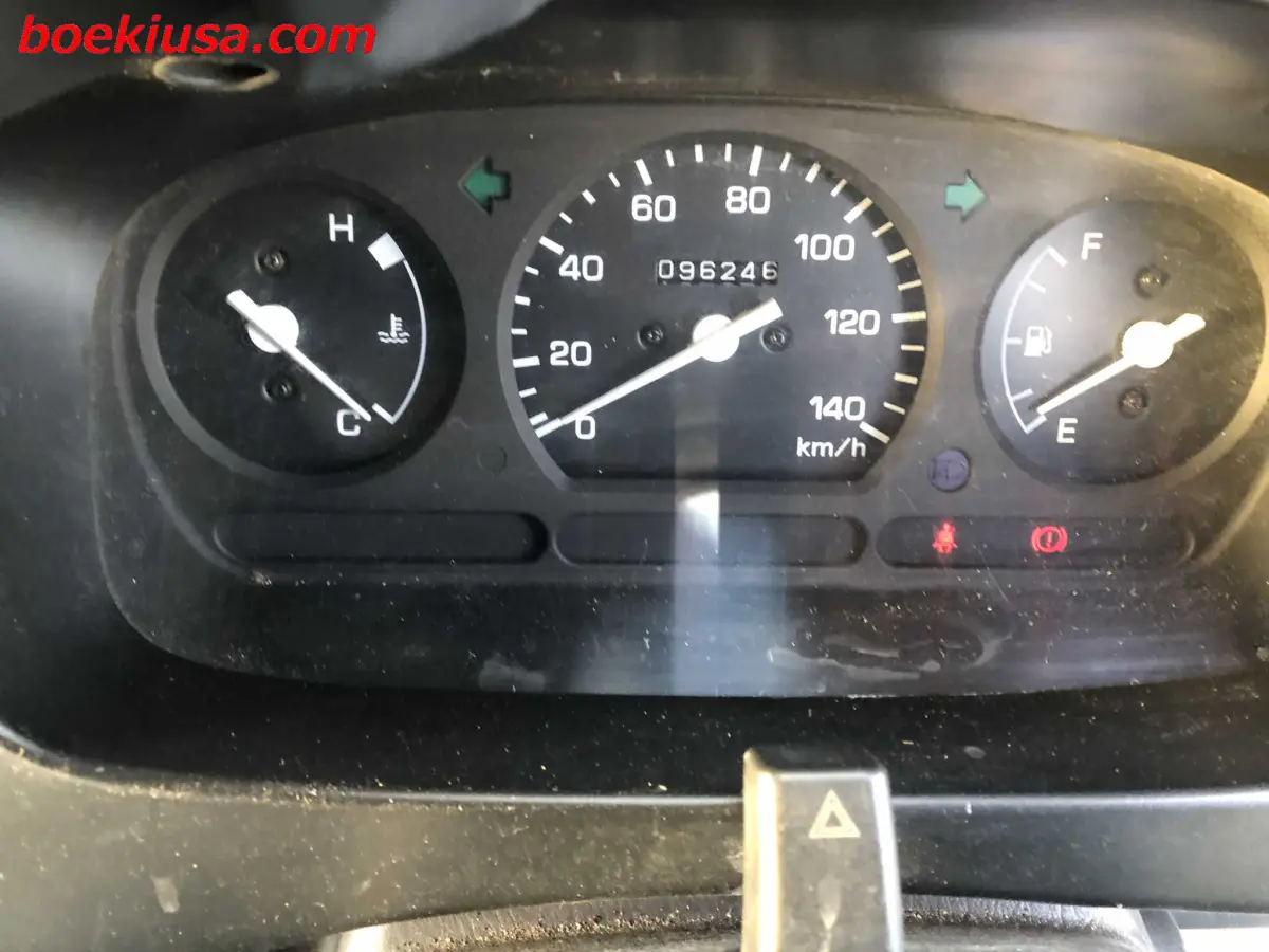 1999 Daihatsu Hijet 4x4, a white Kei Truck, for sale at Boeki USA in Paterson, NJ (photo 18 of 20)