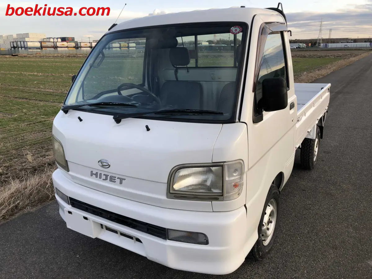 1999 Daihatsu Hijet 4x4, a white Kei Truck, for sale at Boeki USA in Paterson, NJ (photo 2 of 20)
