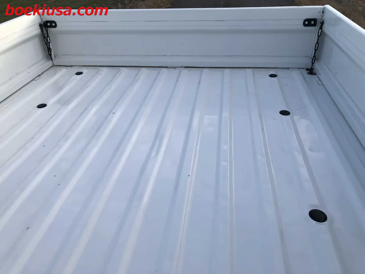 1999 Daihatsu Hijet 4x4, a white Kei Truck, for sale at Boeki USA in Paterson, NJ (photo 7 of 20)