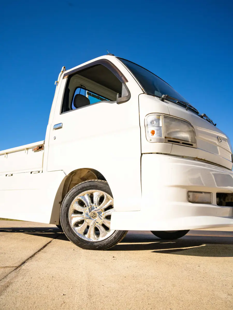 1999 Daihatsu Hijet, a white Kei Truck, for sale at Japan Direct Motors in Irmo, SC (photo 17 of 18)