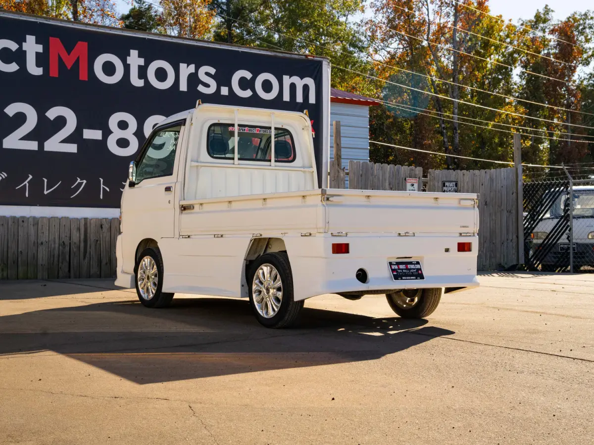 1999 Daihatsu Hijet, a white Kei Truck, for sale at Japan Direct Motors in Irmo, SC (photo 9 of 18)