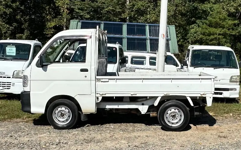 1999 Daihatsu Hijet, a white Kei Truck, for sale at Mayberry Mini Trucks in Mount Airy, NC (photo 10 of 18)