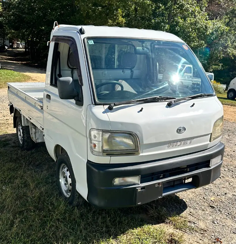 1999 Daihatsu Hijet, a white Kei Truck, for sale at Mayberry Mini Trucks in Mount Airy, NC (photo 5 of 18)