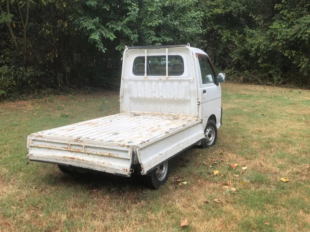 1999 Daihatsu Hijet, a Kei Truck, for sale at Fun Karz in North Little Rock, AR (photo 5 of 8)