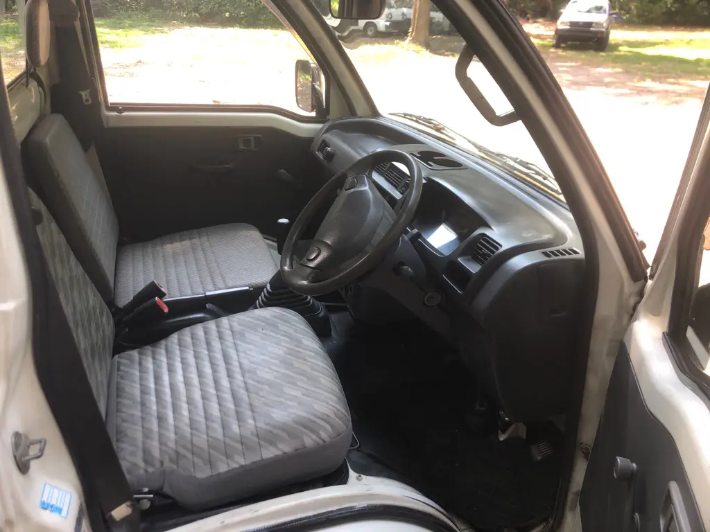 1999 Daihatsu Hijet, a Kei Truck, for sale at Fun Karz in North Little Rock, AR (photo 11 of 28)