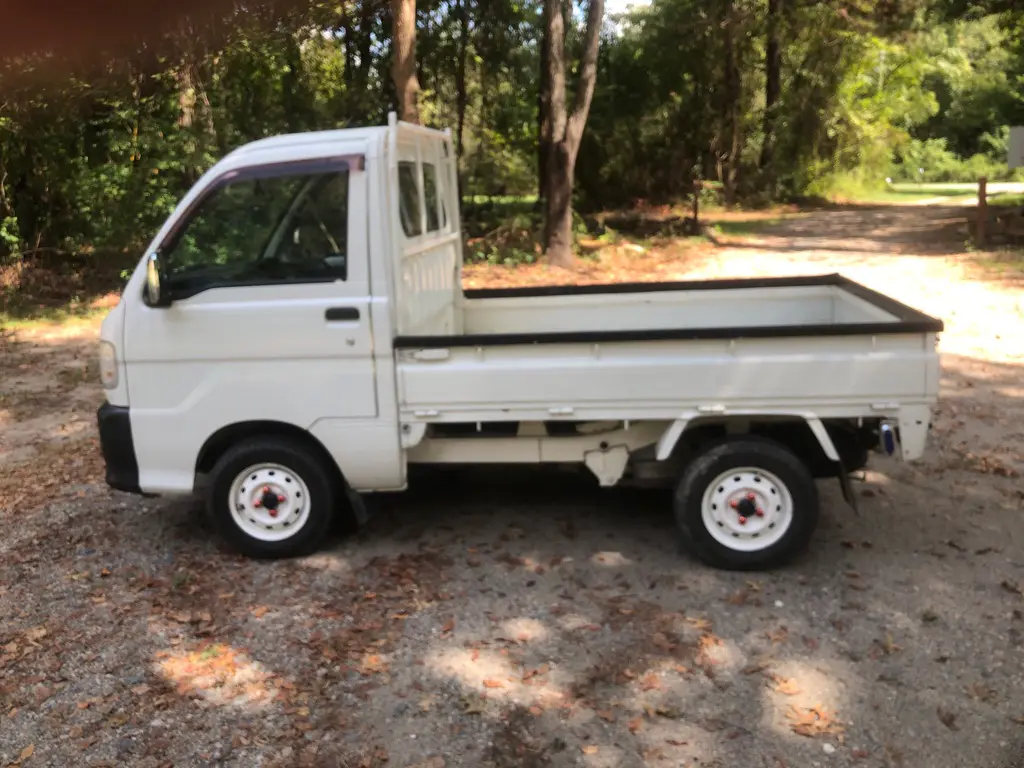 1999 Daihatsu Hijet, a Kei Truck, for sale at Fun Karz in North Little Rock, AR (photo 18 of 28)