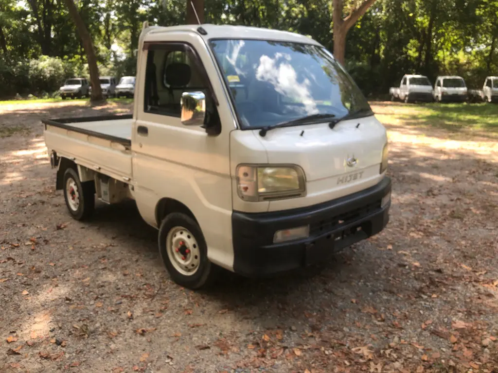 1999 Daihatsu Hijet, a Kei Truck, for sale at Fun Karz in North Little Rock, AR (photo 23 of 28)