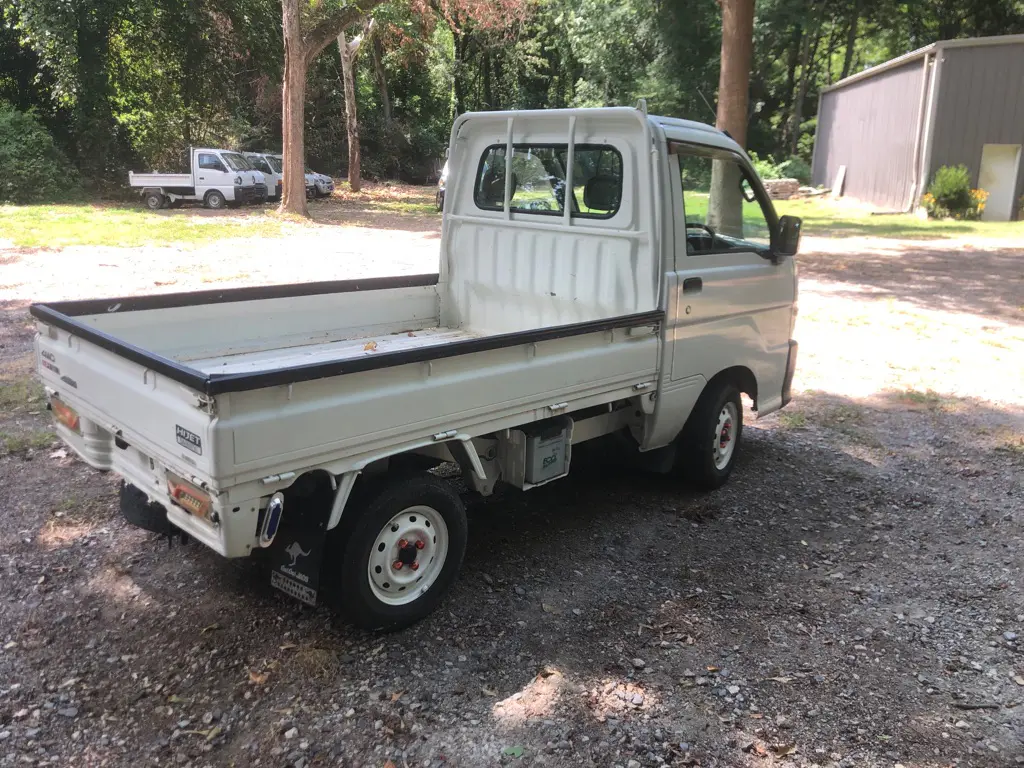 1999 Daihatsu Hijet, a Kei Truck, for sale at Fun Karz in North Little Rock, AR (photo 7 of 28)
