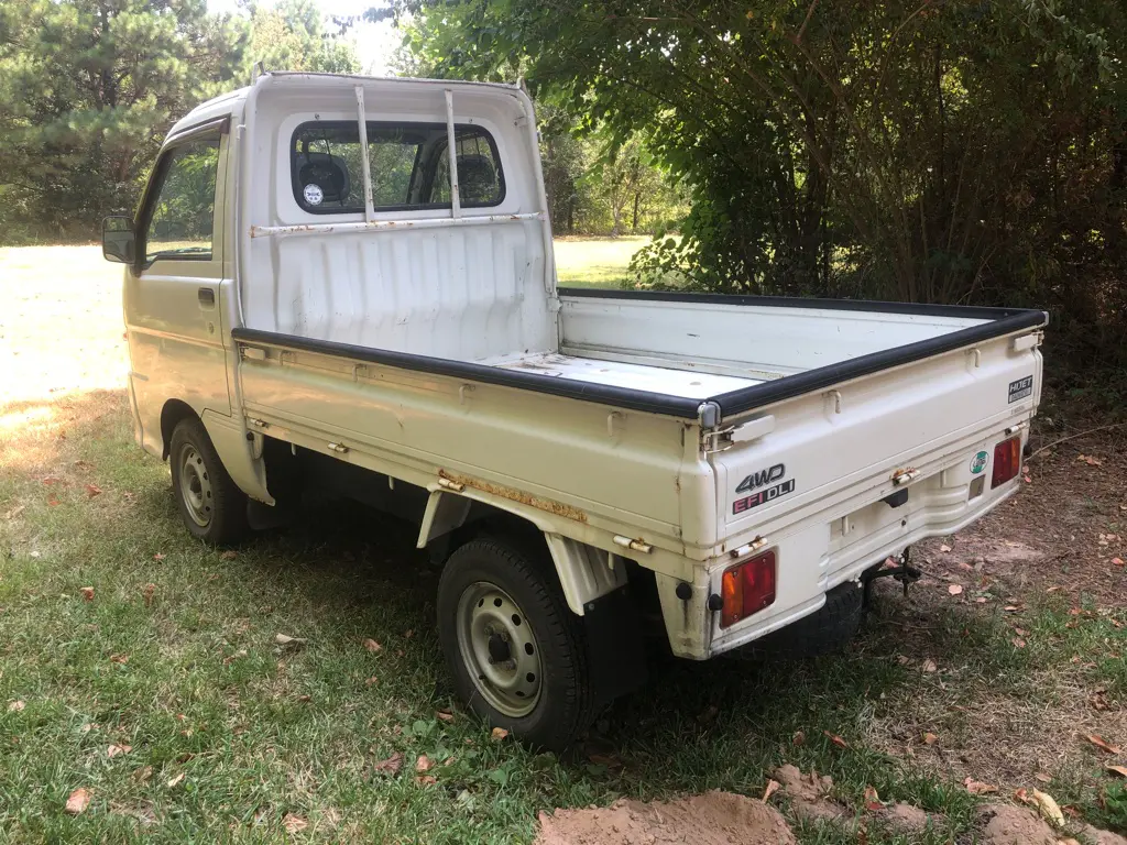 1999 Daihatsu Hijet, a Kei Truck, for sale at Fun Karz in North Little Rock, AR (photo 3 of 11)