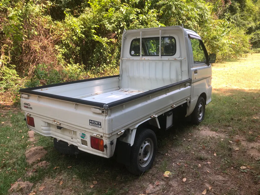 1999 Daihatsu Hijet, a Kei Truck, for sale at Fun Karz in North Little Rock, AR (photo 5 of 11)
